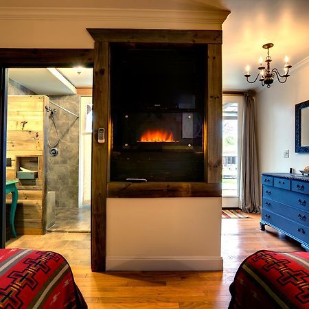 Deer Lake Lodge Resort & Spa Keenan Exteriör bild